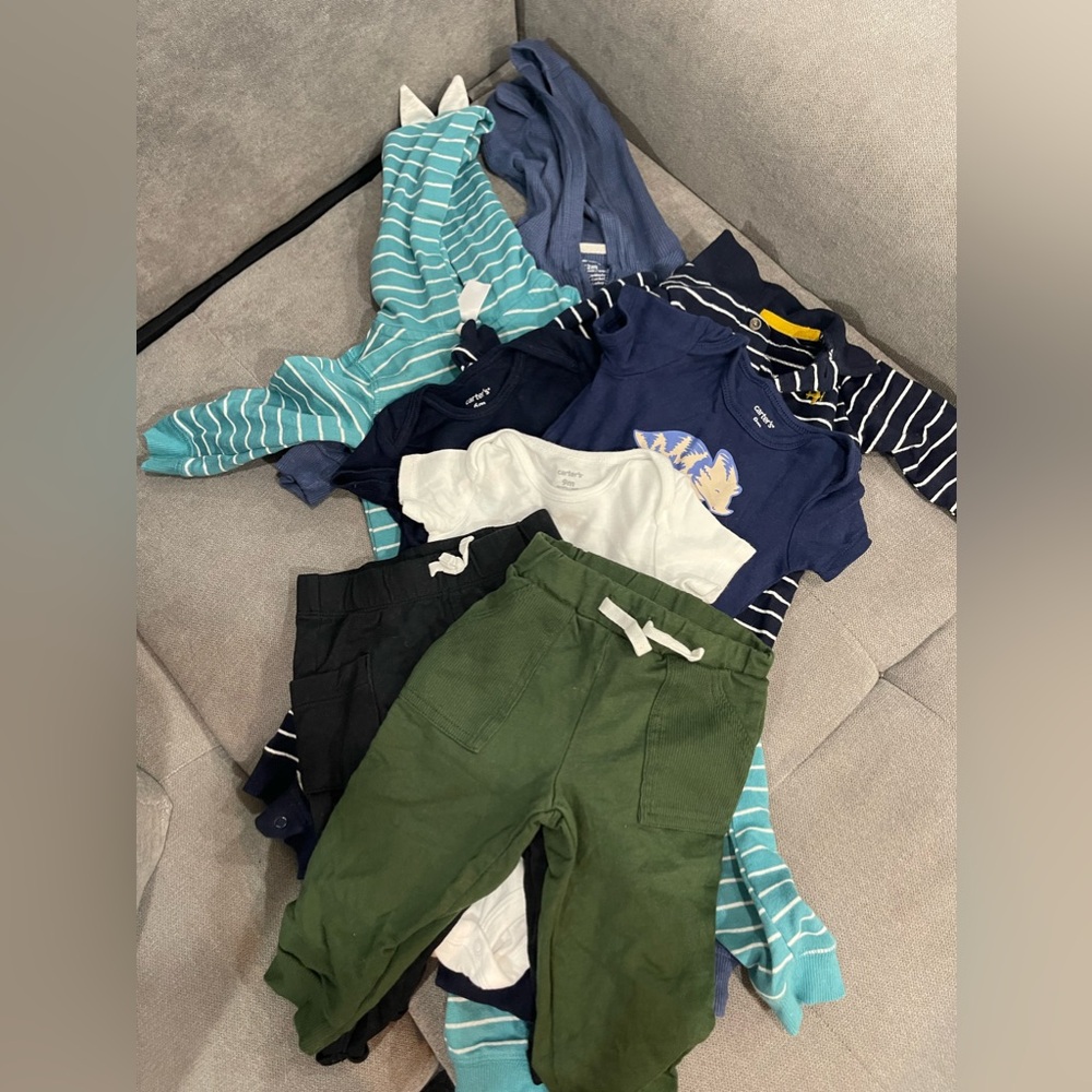 Carters bundle for boys size 6-12 months